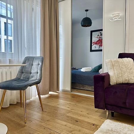 Апартаменты Chmielna 106 - Free Parking - Duzy Balkon Варшава Экстерьер фото