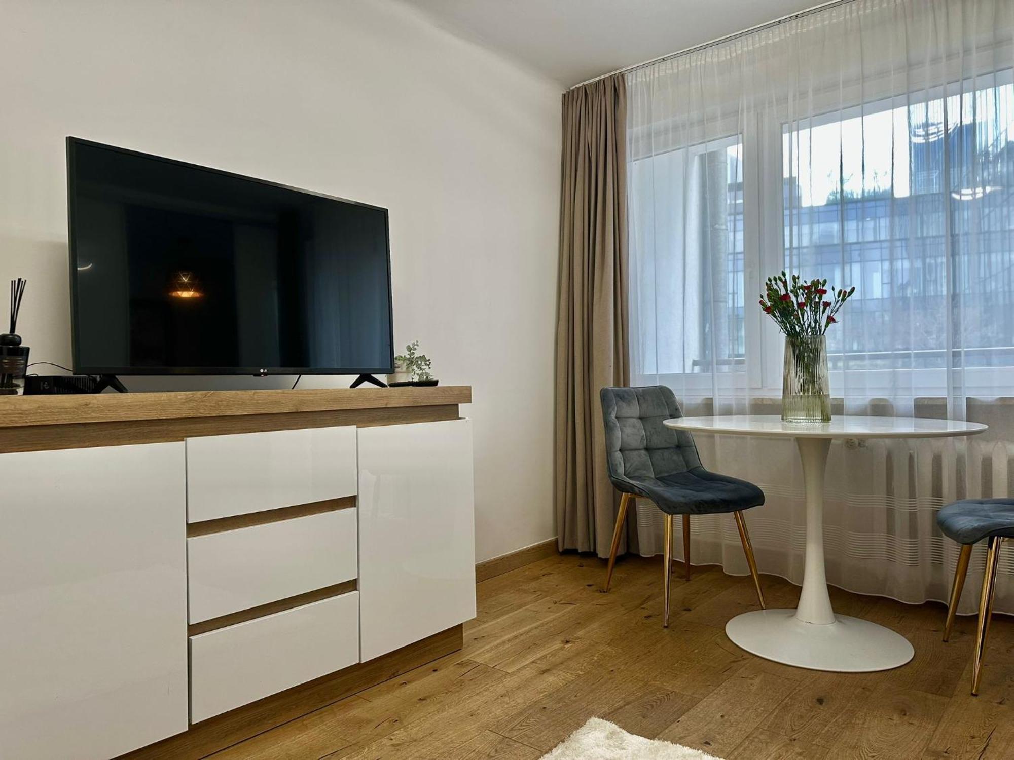 Апартаменты Chmielna 106 - Free Parking - Duzy Balkon Варшава Экстерьер фото