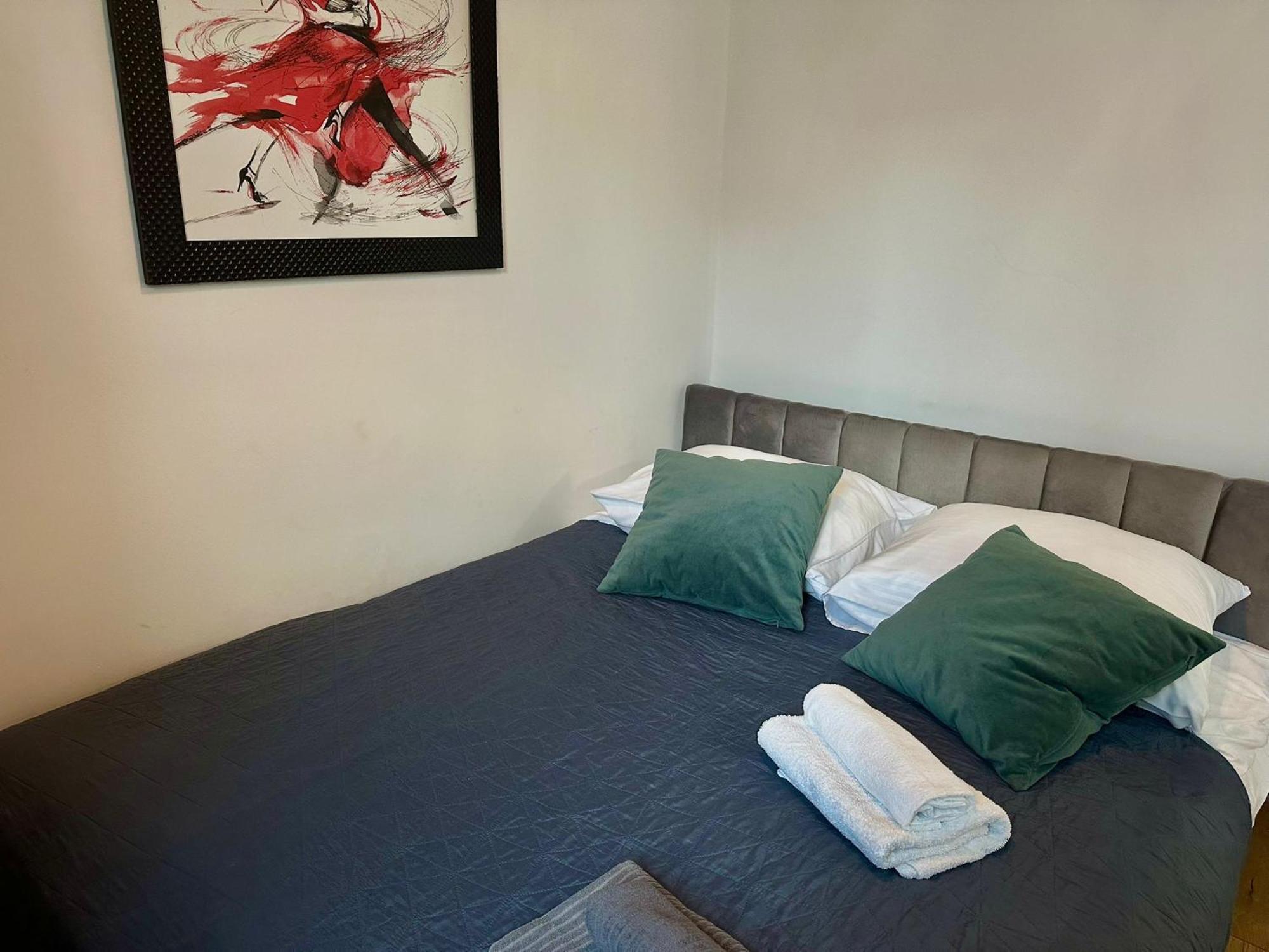 Апартаменты Chmielna 106 - Free Parking - Duzy Balkon Варшава Экстерьер фото